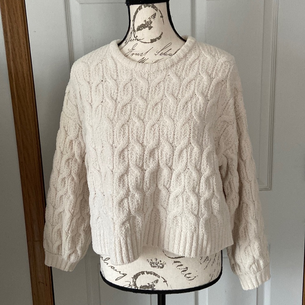 Moon & Madison Crème Sweater